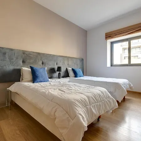 Appartamento Spacious Pender Gardens With Private Balcony