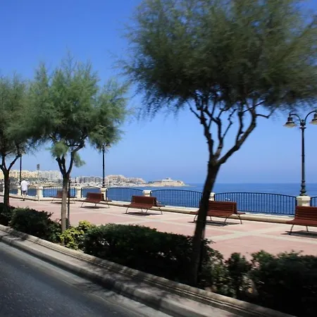 Spacious Pender Gardens With Private Balcony Appartamento *