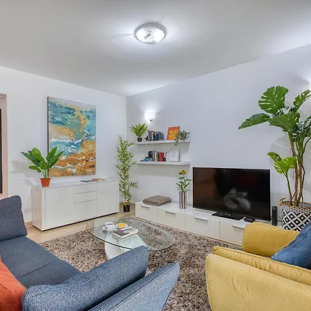 Spacious Garden View In Exclusive Complex *