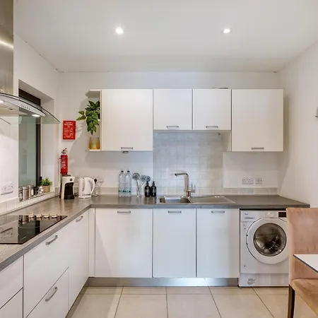Spacious Garden View In Exclusive Complex Apartman *