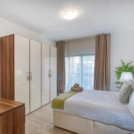 Apartman Spacious Garden View In Exclusive Complex