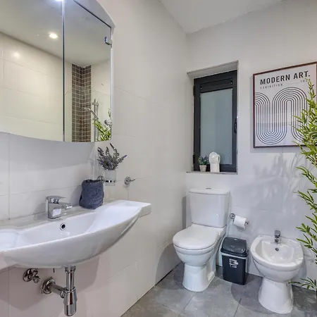 Spacious Garden View In Exclusive Complex