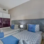 Spacious Garden View In Exclusive Complex Apartment San Ġiljan