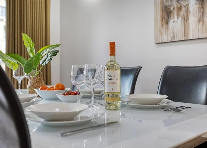 Spacious Garden View In Exclusive Complex דירה