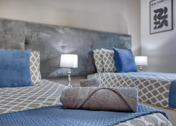 Spacious Garden View In Exclusive Complex דירה *